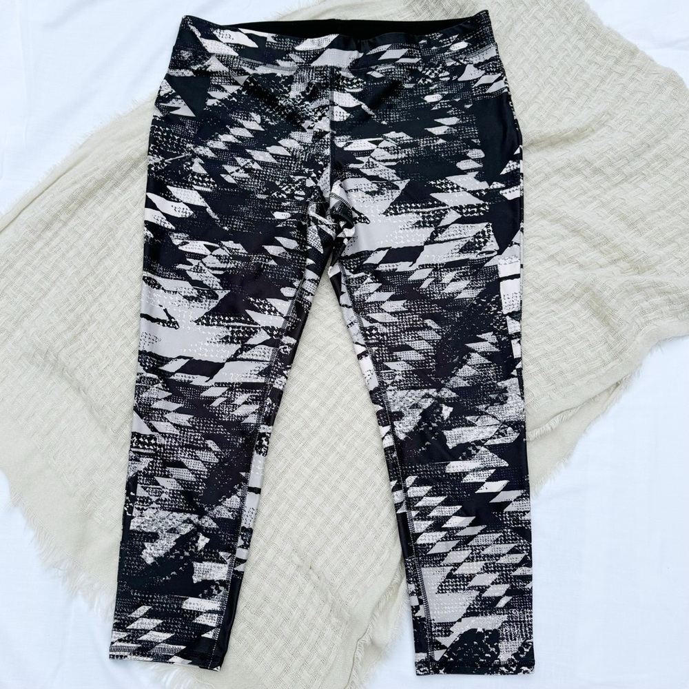 Mossimo Supply Co. Geometric Cropped Active Leggings